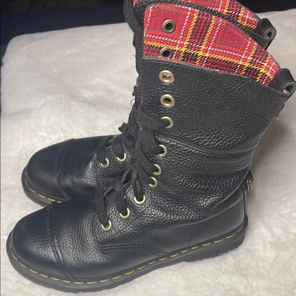 Dr Martens- Black Leather Militia Combat Boots -18 hole - Picture 8 of 14